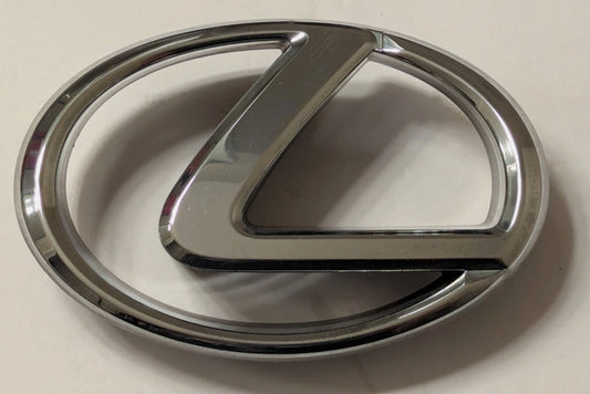 Used Lexus LS430 2000-2006 Front Emblem Badge | لكزس LS430 شعار أمامي