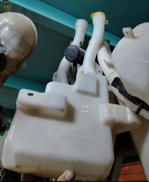 Used Ford Mustang 2018-2022 Washer Water Tank – Windshield Reservoir,  خزان مياه المساحات مستعمل لفورد موستانج 2018–2022 – خزان الزجاج الأمامي