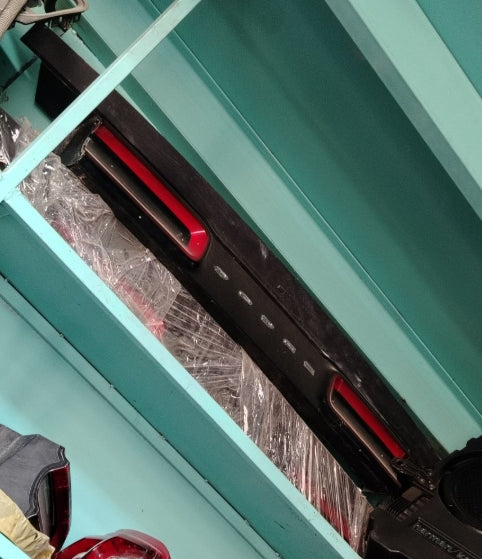 Used Dodge Challenger 2015-2023 Taillight –  ضوء خلفي مستعمل لدودج تشالنجر 2015–2023