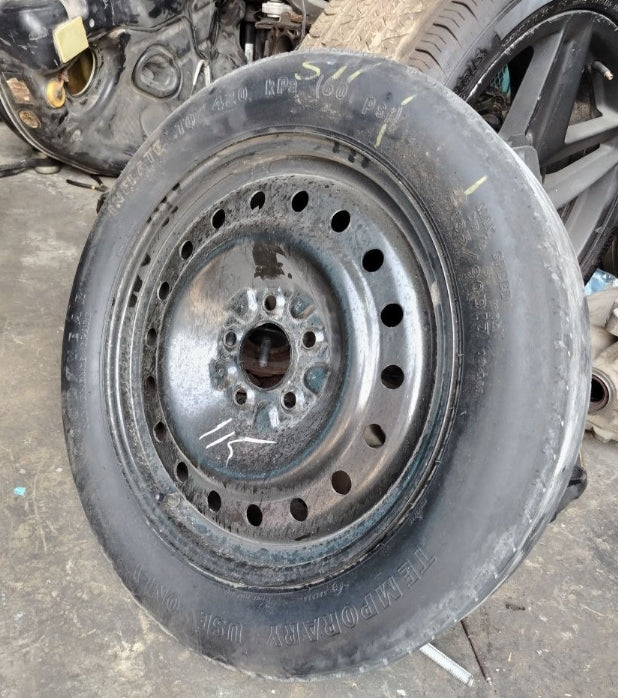 Used Dodge Charger Spare Tire 135/90R17 – 1 Piece, إطار احتياطي مستعمل لدودج تشارجر بمقاس 135/90R17 – قطعة واحدة