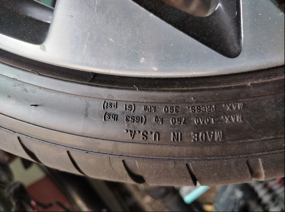 Used Chevrolet Camaro 2016-2023 Tire 275/35R20 – 1 Piece, إطار مستعمل لشفروليه كمارو 2016–2023 بمقاس 275/35R20 – قطعة واحدة