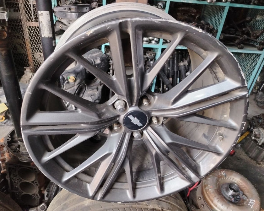 Used Chevrolet Camaro 2016-2023 Rim R20 – 1 Piece,  جنط مستعمل لشفروليه كمارو 2016–2023 مقاس R20 – قطعة واحدة