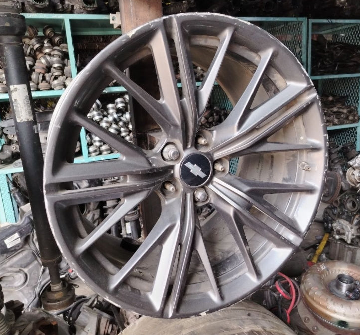 Used Chevrolet Camaro 2016-2023 Rim R20 – 1 Piece,  جنط مستعمل لشفروليه كمارو 2016–2023 مقاس R20 – قطعة واحدة
