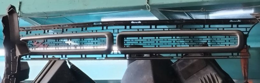 Used Dodge Challenger 2016-2018 Front Bumper Grille –  شبك صدام أمامي مستعمل لدودج تشالنجر 2016–2018