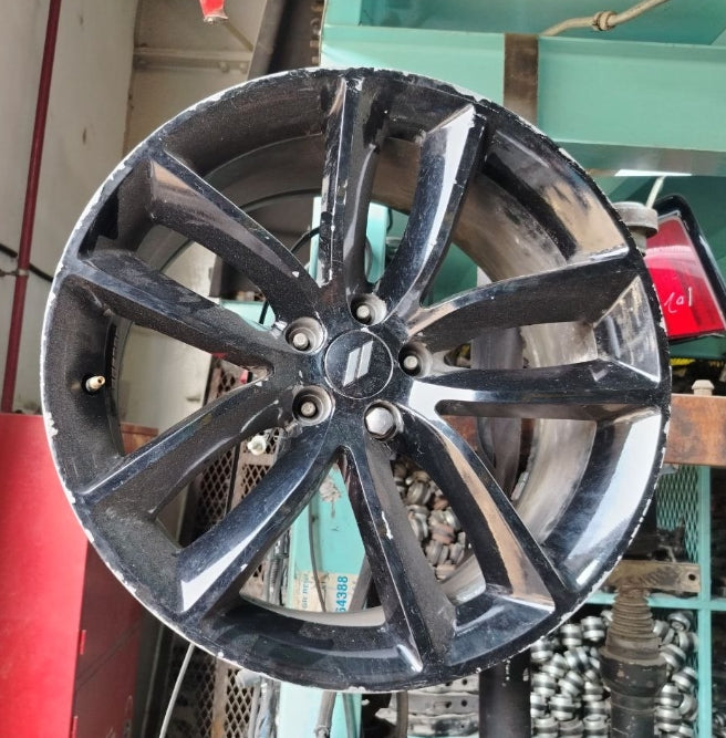Used Dodge Charger 2016-2023 Tire Rim R20 – 1 Piece,  إطار وعجلة مستعملة لدودج تشارجر 2016–2023 مقاس R20 – قطعة واحدة