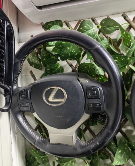 Used Original Steering Wheel for Lexus IS, RC 2015–2018 مقود أصلي مستعمل هوائية لكزس IS, RC 2015–2018