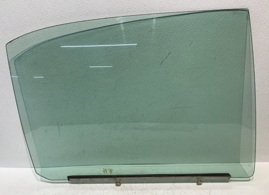 Used Lexus LS430 2000-2006 Rear Window Glass | لكزس LS430 زجاج خلفي