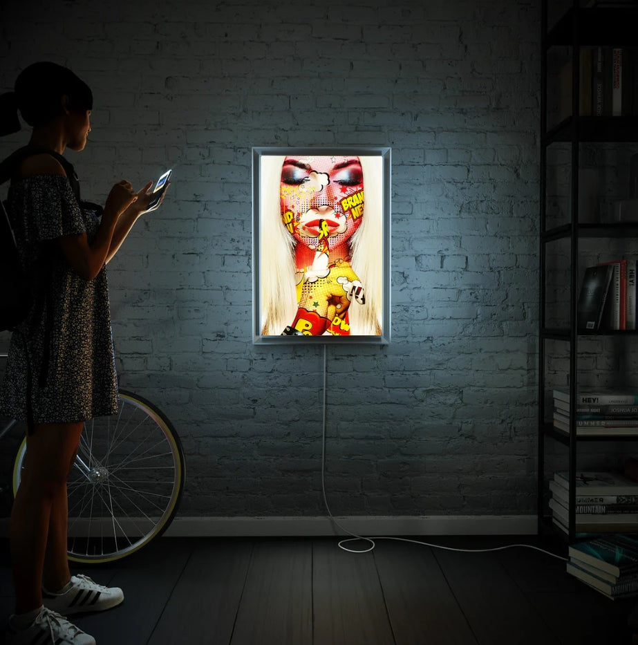 Alayjah, LIGHTPICS A3 LED Illuminated Art Frame – Backlit Aluminum Light Box with Tempered Glass إطار عرض مضيء LIGHTPICS A3 – صندوق إضاءة LED بإطار ألمنيوم وزجاج مقوى