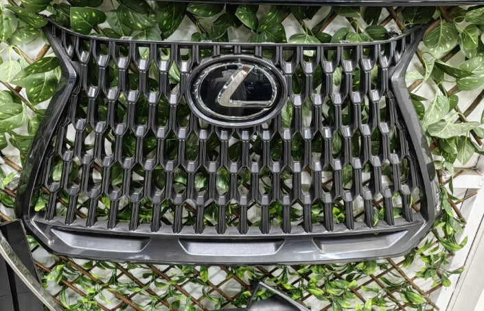 Used OEM Lexus NX Front Grille (No Logo) | 2023–2025 Original شبك أمامي لكزس NX أصلي مستعمل بدون شعار | موديلات 2023–2025