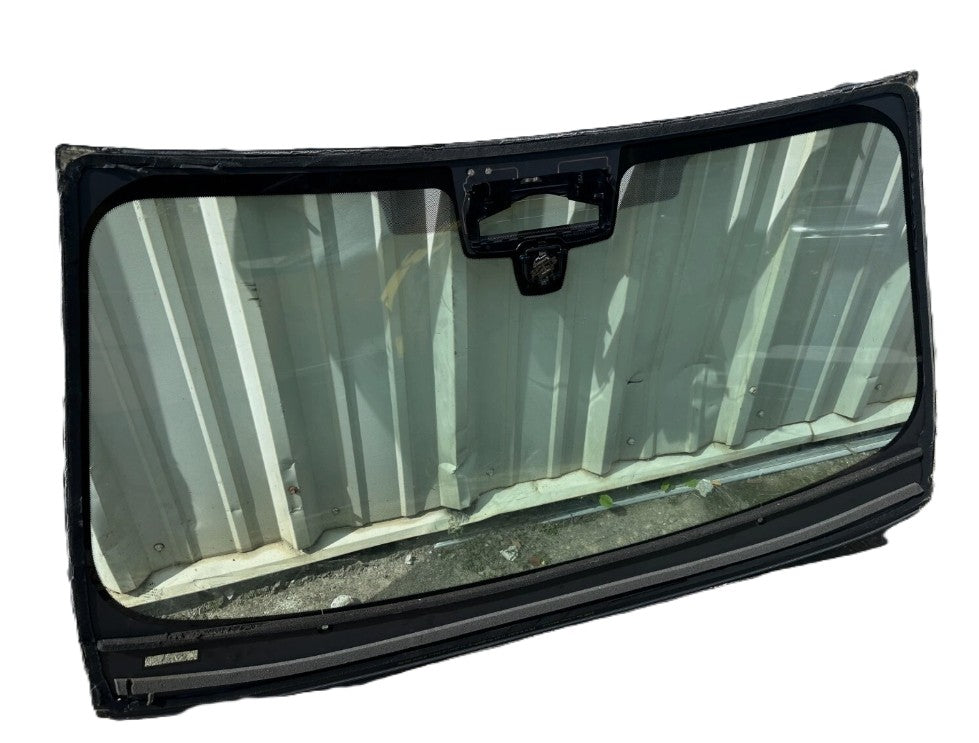 BMW M8 2021 Front Windshield Glass with 3 Camera Support | OEM Fit زجاج أمامي BMW M8 موديل 2021 يدعم 3 كاميرات