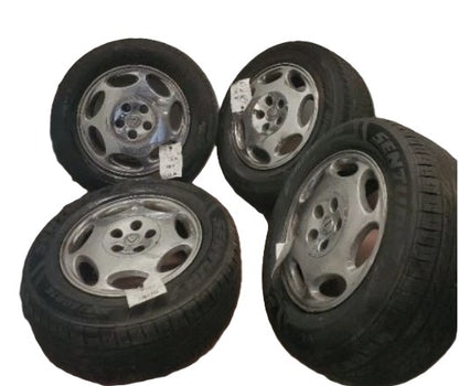 Used Lexus LS430 2000-2006 Wheels Set 4 Pieces with Tires | لكزس LS430 طقم جنوط 4 قطع مع كفرات