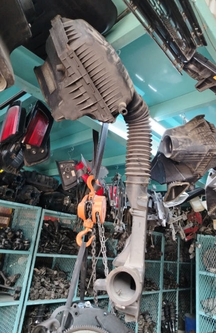 Used Air Cleaner Box Filter for Dodge Charger & Challenger 2016-2020 –  علبة فلتر هواء المحرك مستعملة لدودج تشارجر وتشالنجر 2016–2020