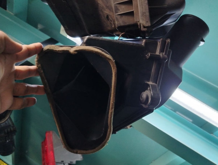 Used Chevrolet Camaro 6-Cylinder Air Filter Box Assembly 2016-2023 –  علبة فلتر هواء المحرك 6 سلندر مستعملة لشفروليه كمارو 2016–2023