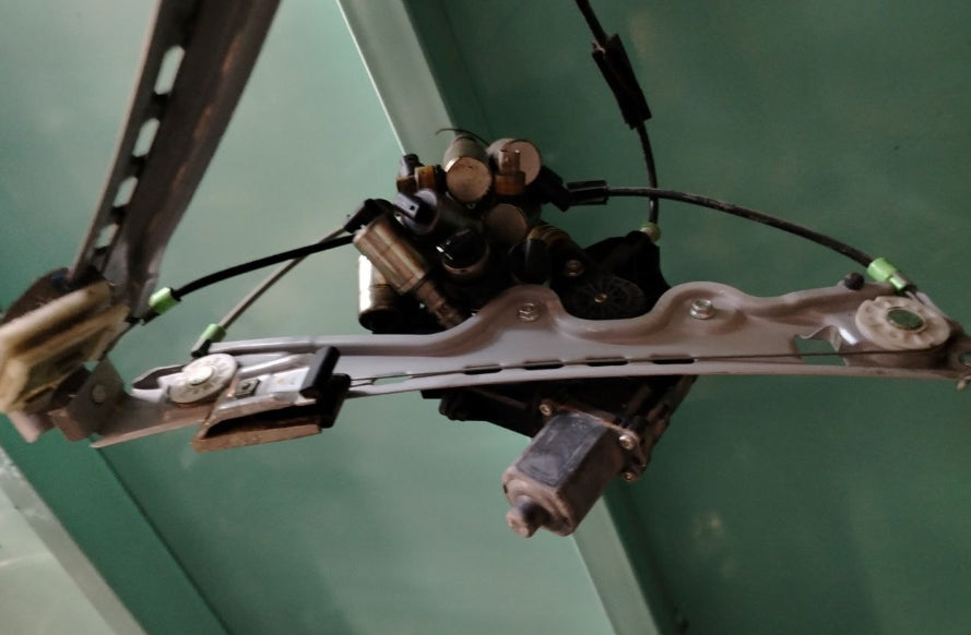 Used Chevrolet Camaro 2016-2023 Front & Rear Window Regulators – Driver & Passenger Side, منظمات زجاج أمامية وخلفية مستعملة لشفروليه كمارو 2016–2023 – جهة السائق والراكب