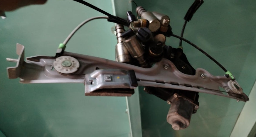 Used Chevrolet Camaro 2016-2023 Front & Rear Window Regulators – Driver & Passenger Side, منظمات زجاج أمامية وخلفية مستعملة لشفروليه كمارو 2016–2023 – جهة السائق والراكب