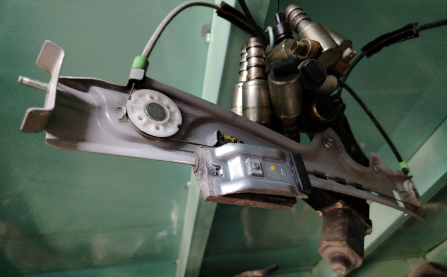 Used Chevrolet Camaro 2016-2023 Front & Rear Window Regulators – Driver & Passenger Side, منظمات زجاج أمامية وخلفية مستعملة لشفروليه كمارو 2016–2023 – جهة السائق والراكب