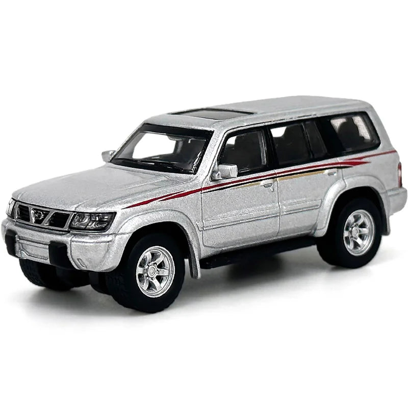 1:64 Scale Nissan Patrol 1998 Y61 Car Model .نموذج سيارة نيسان باترول 1998 Y61 بمقياس 1:64