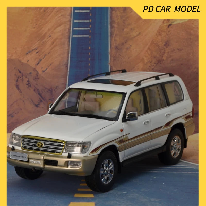 1:18 Scale Toyota Land Cruiser Model نموذج تويوتا لاند كروزر بمقياس 1:18