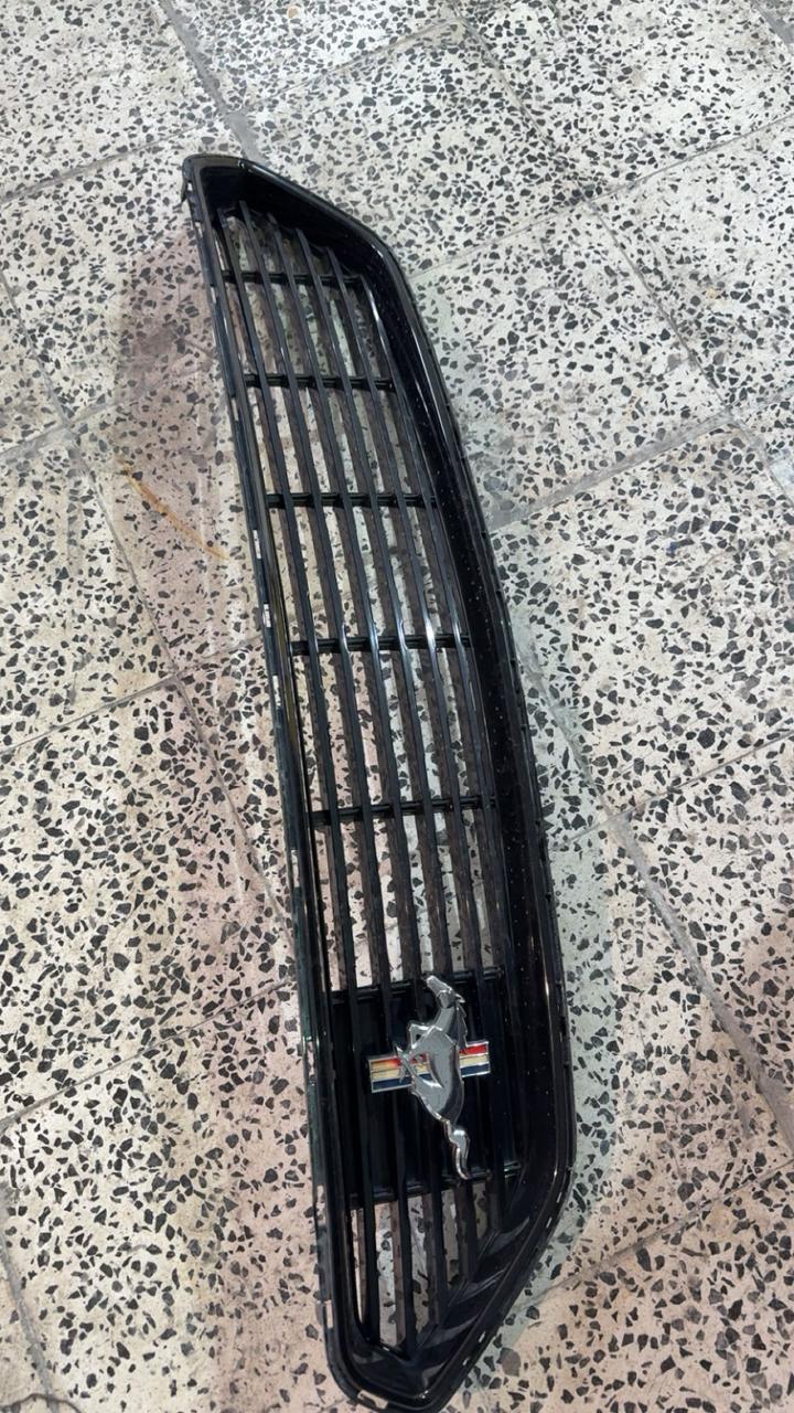 Ford Mustang Front Grille 1-Piece OEM Style Replacement (2015–2023)  شبك أمامي فورد موستانج قطعة واحدة (OEM Style) بديل – موديلات 2015–2023