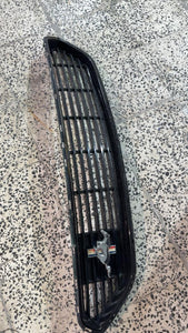 Ford Mustang Front Grille 1-Piece OEM Style Replacement (2015–2023)  شبك أمامي فورد موستانج قطعة واحدة (OEM Style) بديل – موديلات 2015–2023