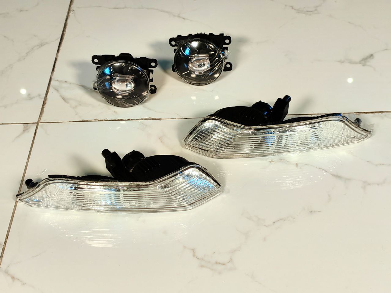 Ford Mustang 2018 Signal Lamp RH/LH with Fog Lamp, V8 مصباح إشارة ضباب فورد موستنج 2018 يمين/يسار   V8