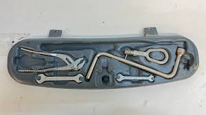 Used BMW E46 Coupe 1999-2005 trunk tools kit | بي ام دبليو E46 كوبيه trunk tools kit ادوات عدة مستخدمة