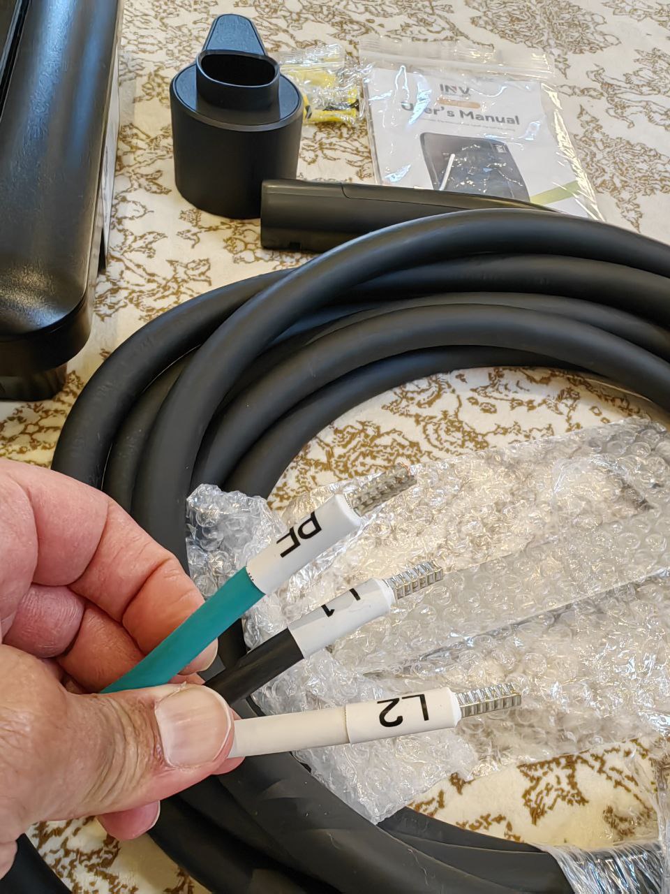 EV Car Wall Charger 48A/11.5kW AC Fast Charging & Power Station (Compatible with Tesla)   شاحن حائط للسيارات الكهربائية Type 1 بقدرة 48 أمبير / 11.5 كيلوواط – شحن سريع AC ومحطة طاقة، متوافق مع تسلا