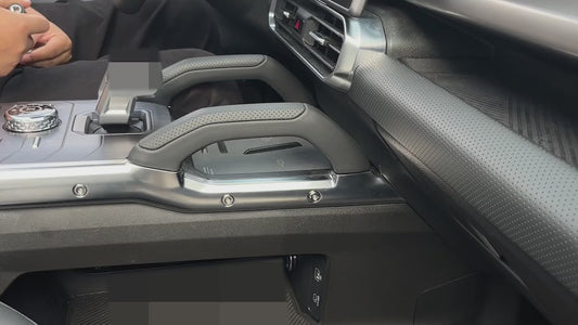 HEBE Multifunctional Car Cup & Mobile Holder for Chery Jetour Traveler T2 2023 / Shanhai T2 2024, Beverage & Phone Organizer حامل أكواب وجوال متعدد الوظائف من HEBE للسيارات شيري جيتور ترافيلر T2 2023 / شانهاي T2 2024, منظم المشروبات والهاتف