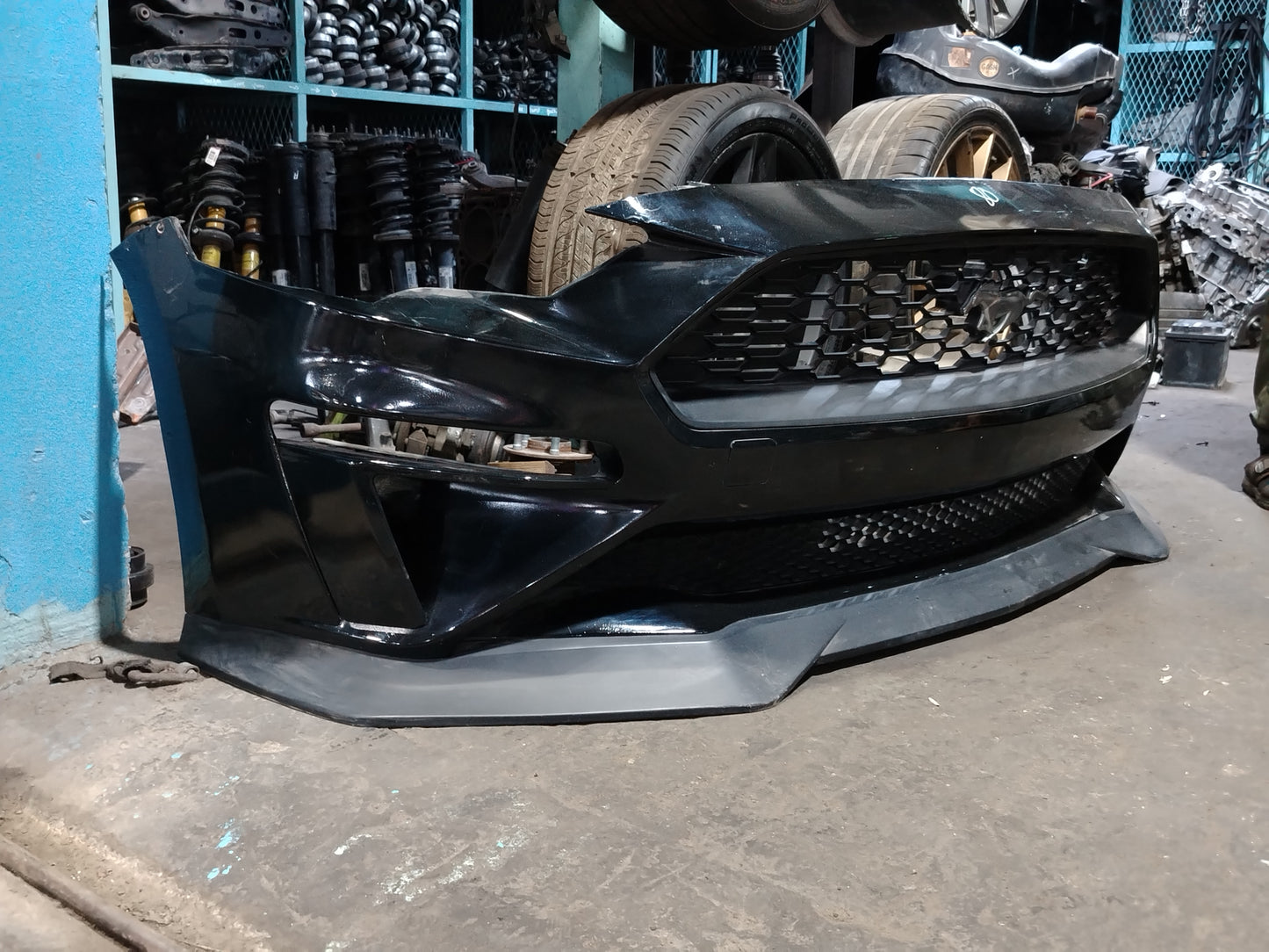 Used Ford Mustang 2018 to 2023 Front Bumper – 4-Cylinder,  صدام أمامي مستعمل لفورد موستانج 2018 إلى 2023 – 4 سلندر