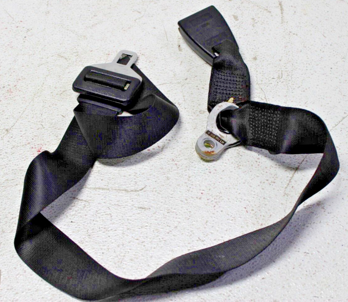 BMW E46 Coupe 1999-2005 seat belt rear middle | بي ام دبليو E46 كوبيه seat belt rear middle حزام امان للمقعد الخلفي وسط
